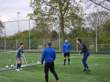 Training S.K.N.W.K. JO19-1 van donderdag 25 april 2024 (42/120)